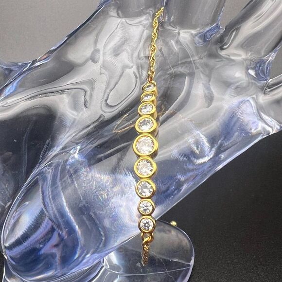 KATE Spade Bezel Set Crystal Bracelet Adjustable Like New - Picture 4 of 9